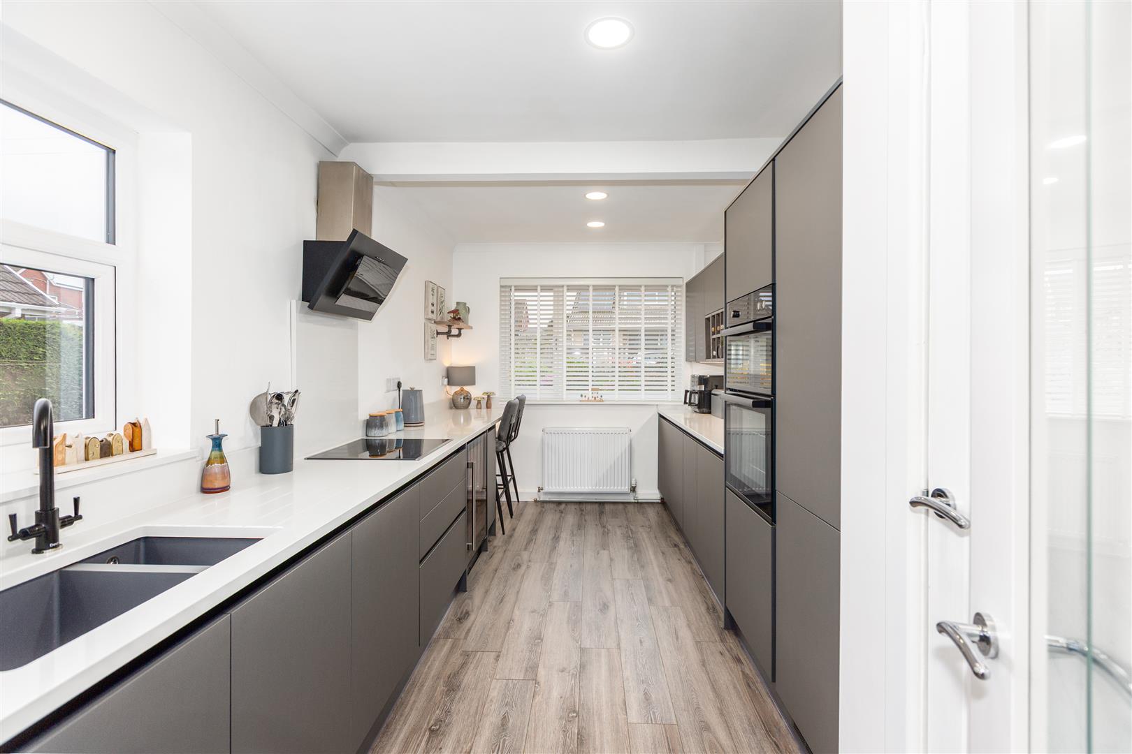 Weig Fach Lane, Fforestfach, Swansea, SA5 5AD